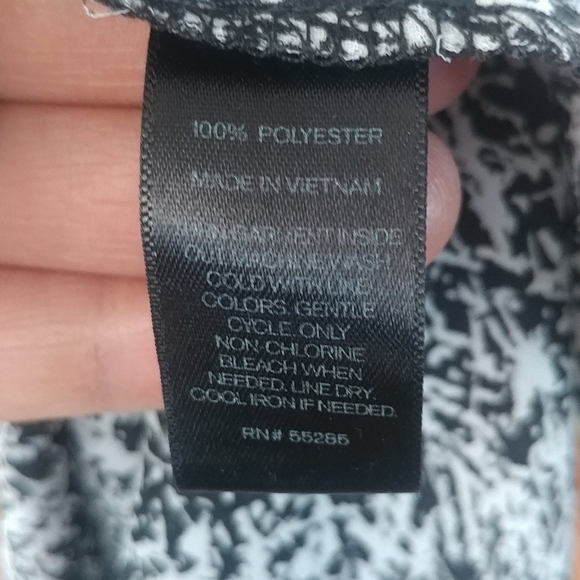 Pretty Blouse Express Size: S - Picture 4 of 6